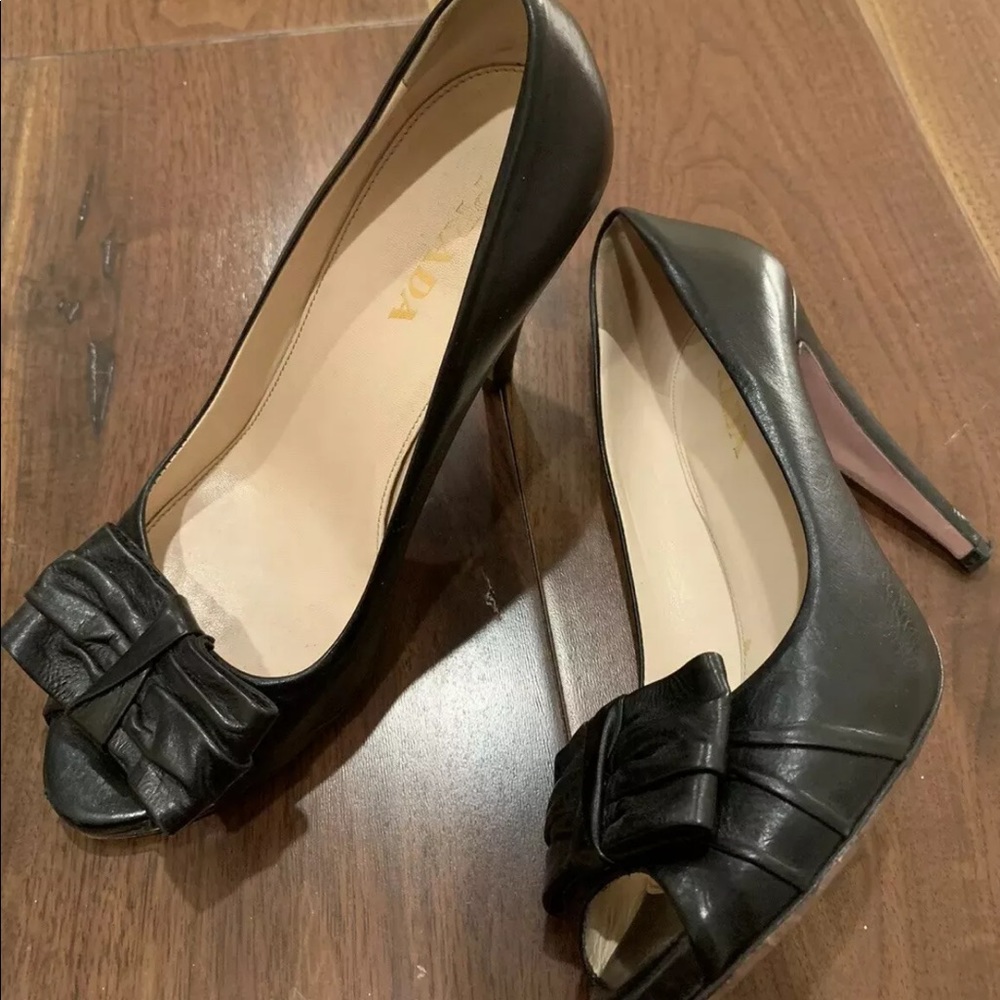 SALE FLASH SALE 🥳 Prada black bow sandal